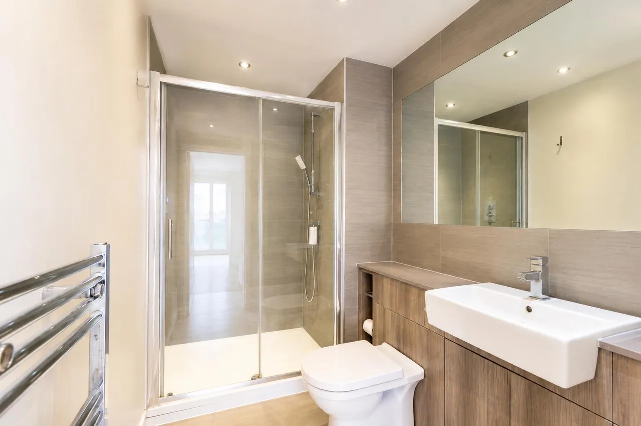 Empire House, East Drive, NW9, London, photo 8