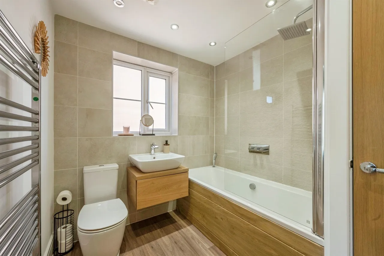 Ceramia Court, Goldthorpe, S63, photo 18