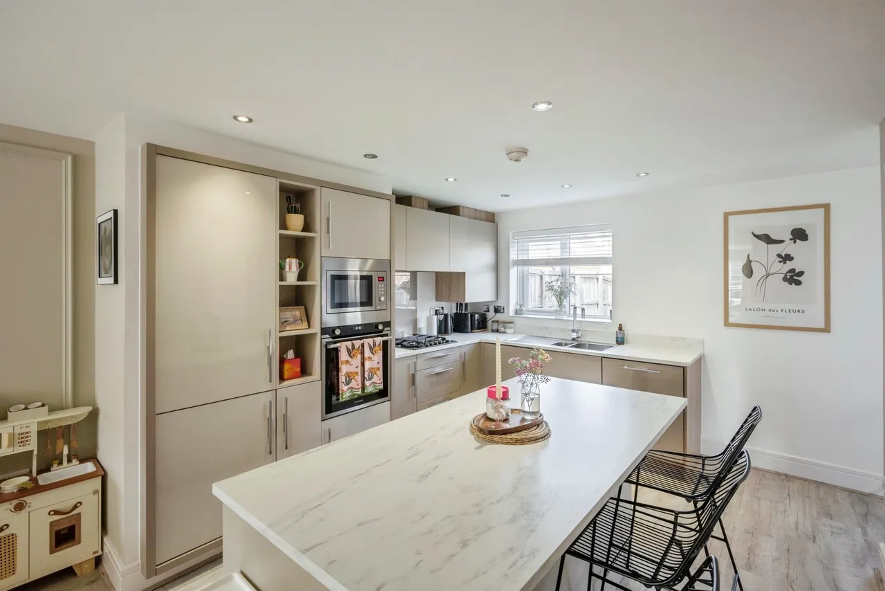 Ceramia Court, Goldthorpe, S63, photo 6