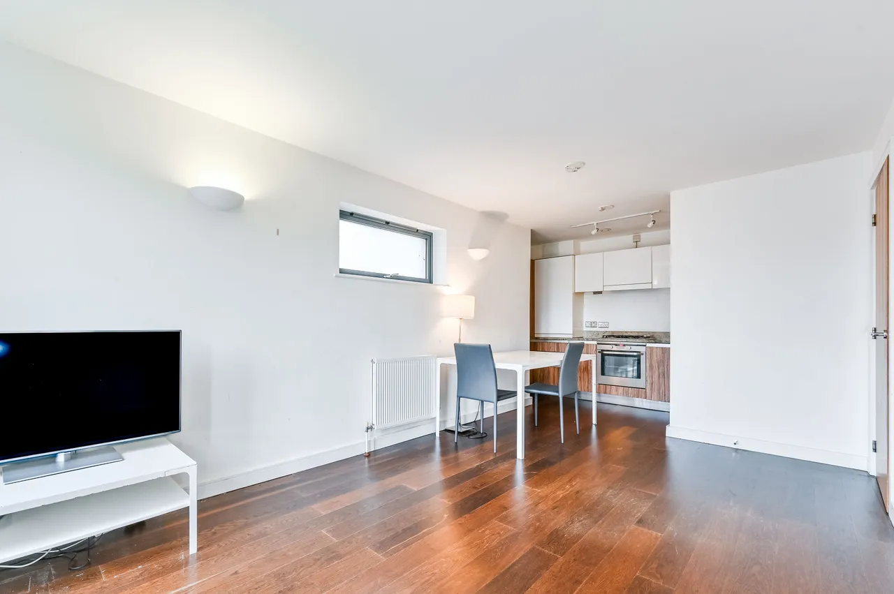 Flat 11, 41 Morton Road, London, photo 2