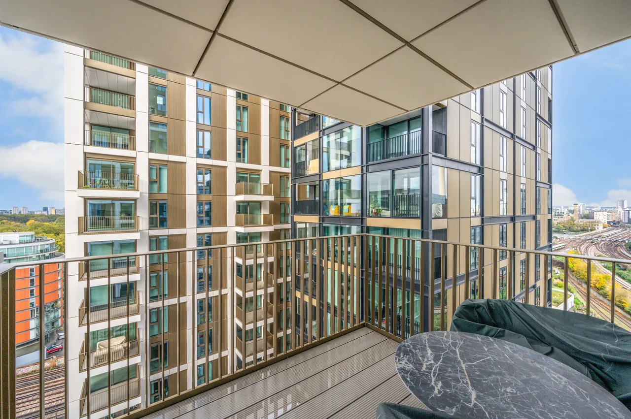 London, SW11, photo 15