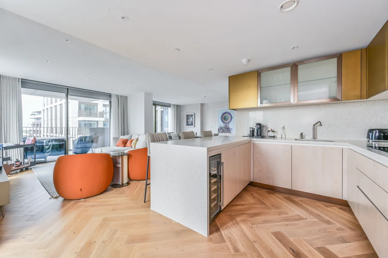 London, SW11, photo 6