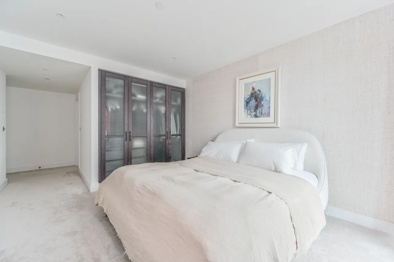 London, SW11, photo 17