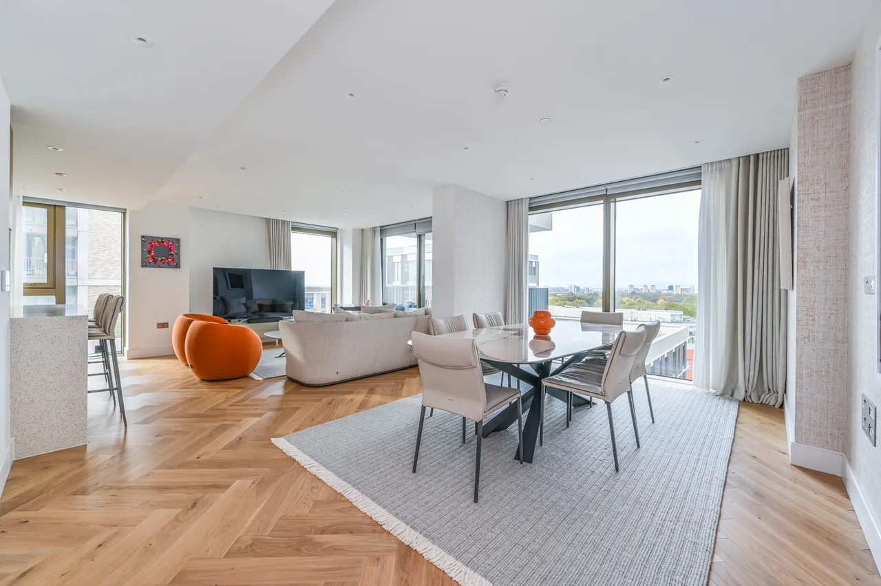 3 bed flat for sale, London, SW11