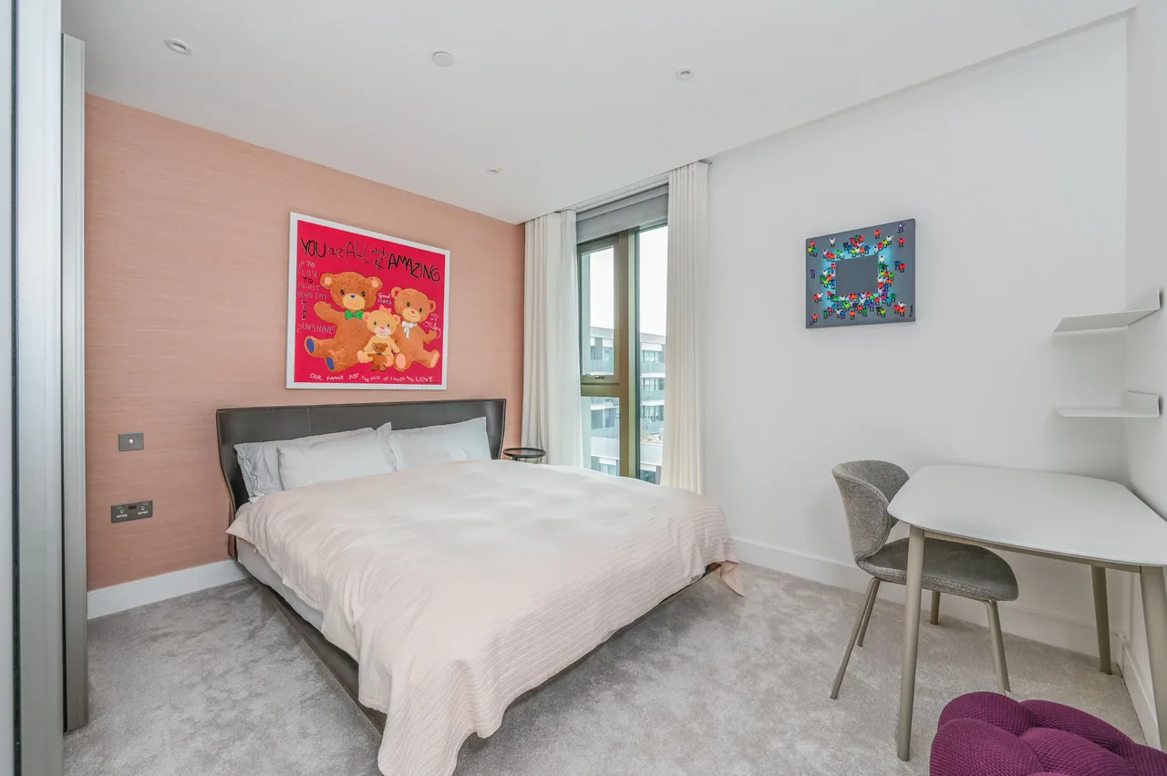 London, SW11, photo 19