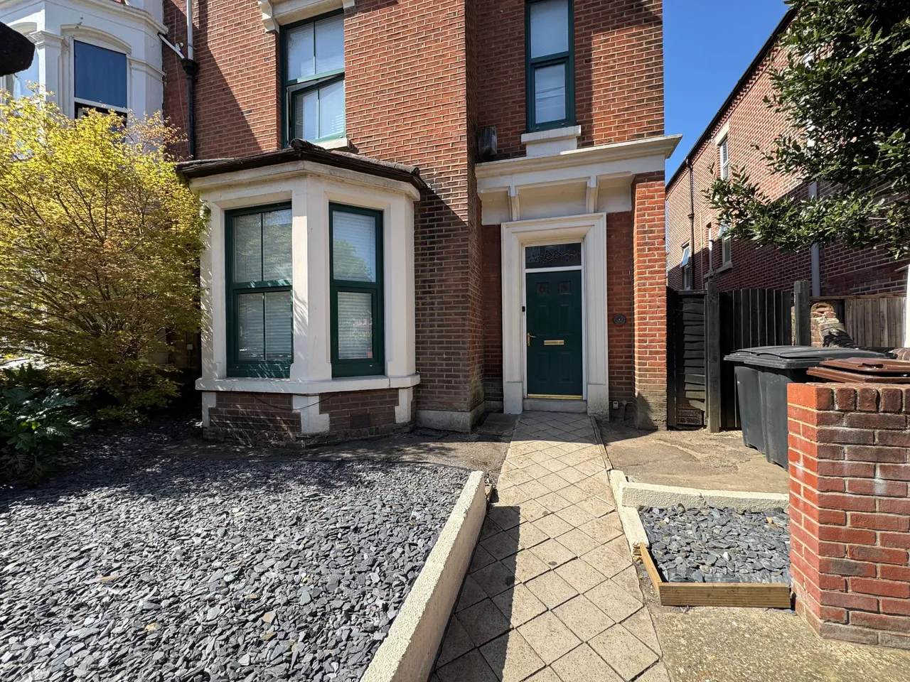 1 bed house to rent, Victoria Road North, Southsea, PO5