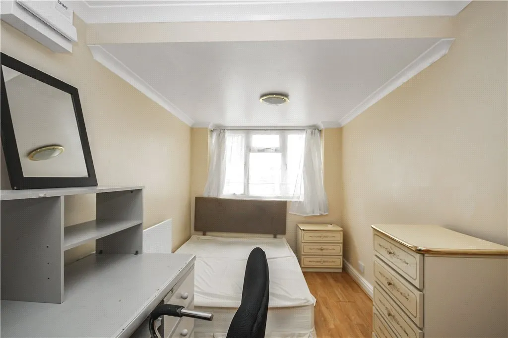 Gale Close, Mitcham, CR4, photo 8