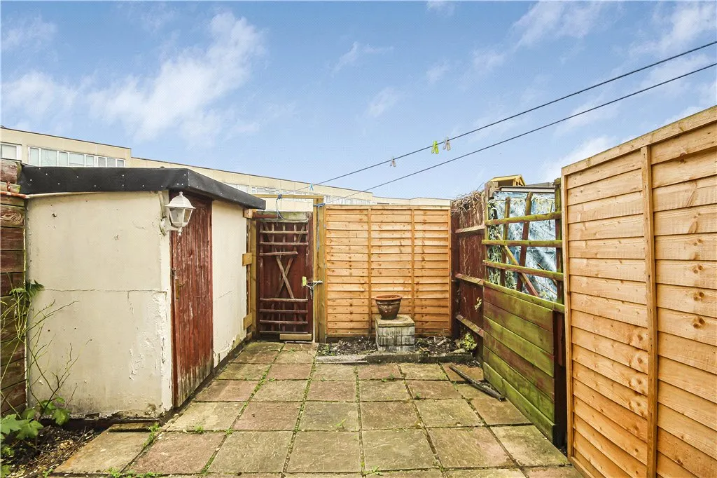 Gale Close, Mitcham, CR4, photo 14