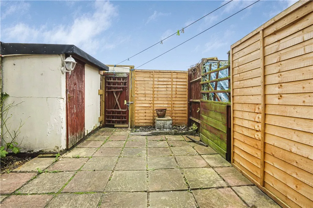 Gale Close, Mitcham, CR4, photo 15