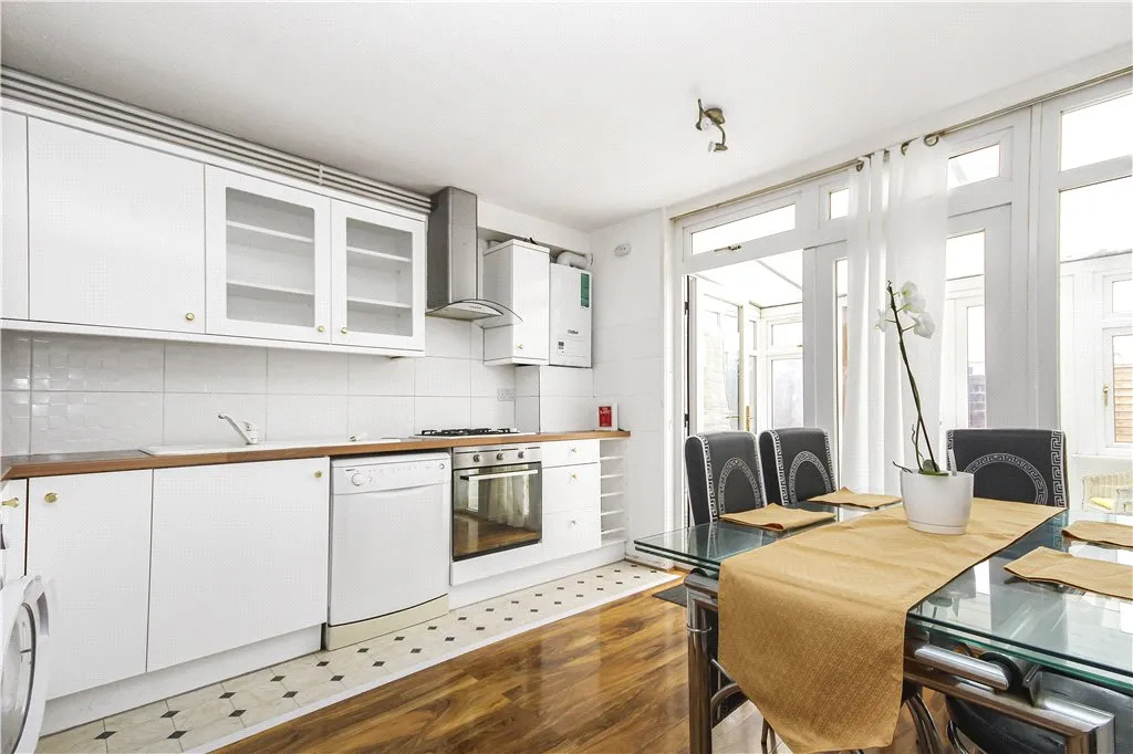 Gale Close, Mitcham, CR4, photo 2