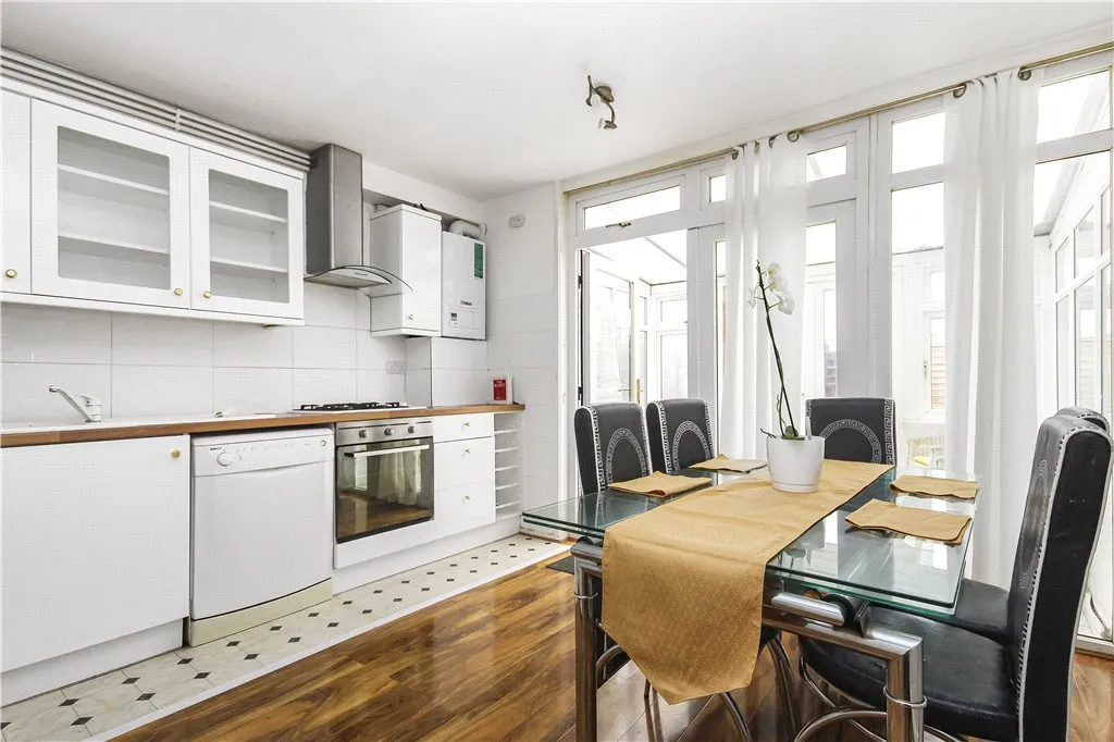 Gale Close, Mitcham, CR4, photo 3