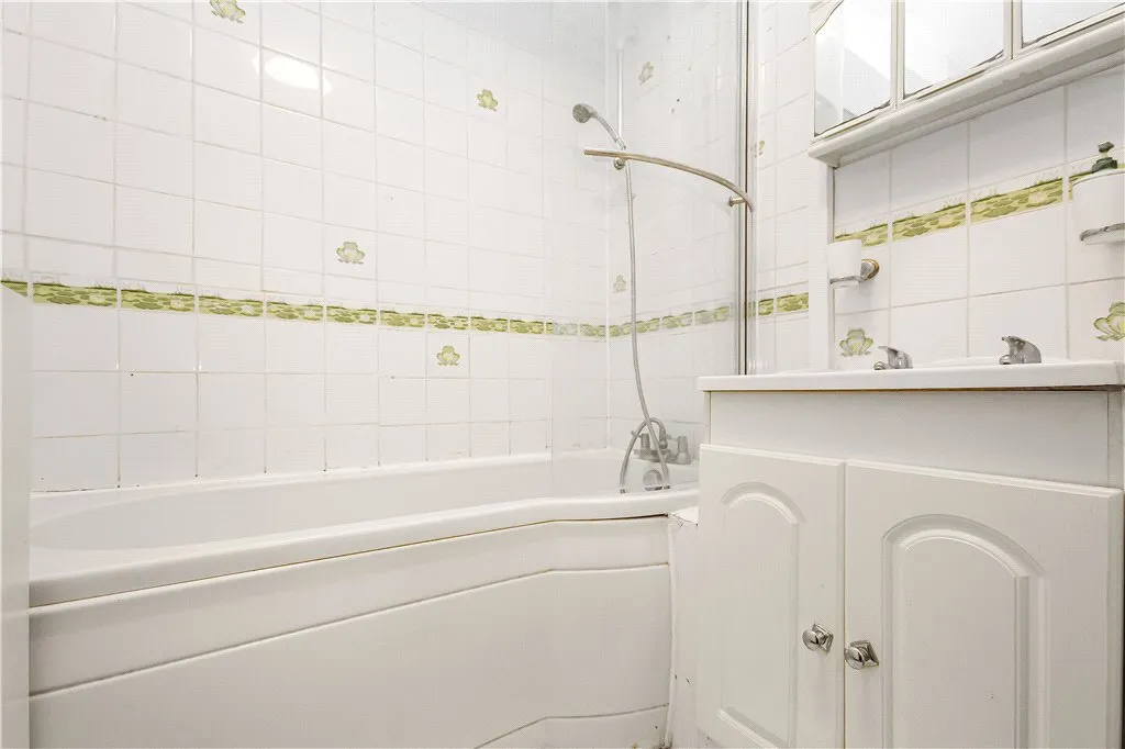 Gale Close, Mitcham, CR4, photo 9