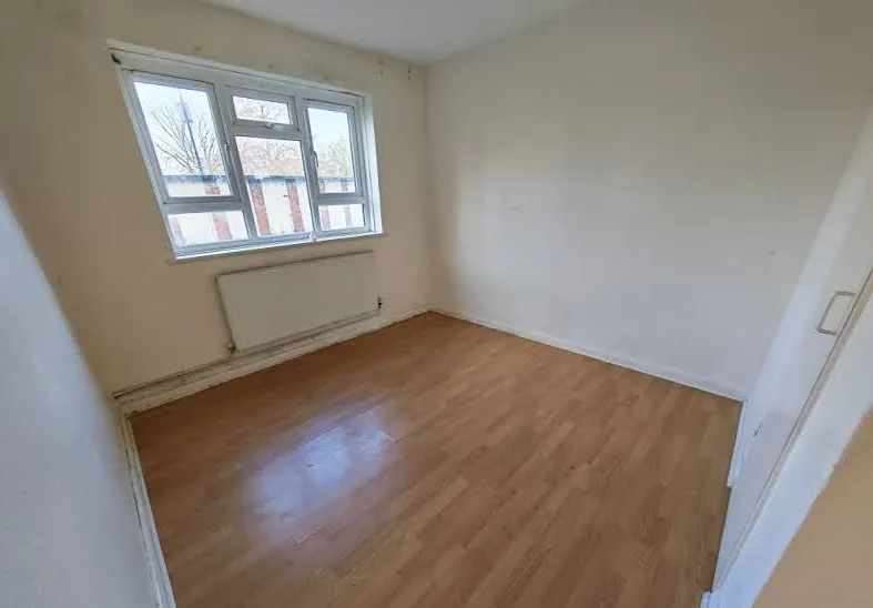 Old Ruislip Road, Northolt, UB5, photo 4