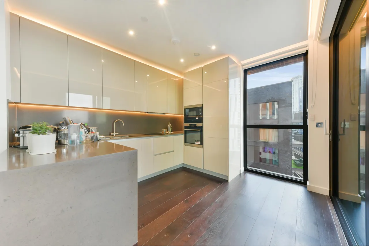 Madeira Tower, The Residence, SW11, photo 2