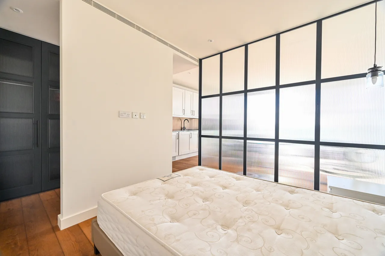 Flat 120, 1 Emery Way, LONDON, photo 9