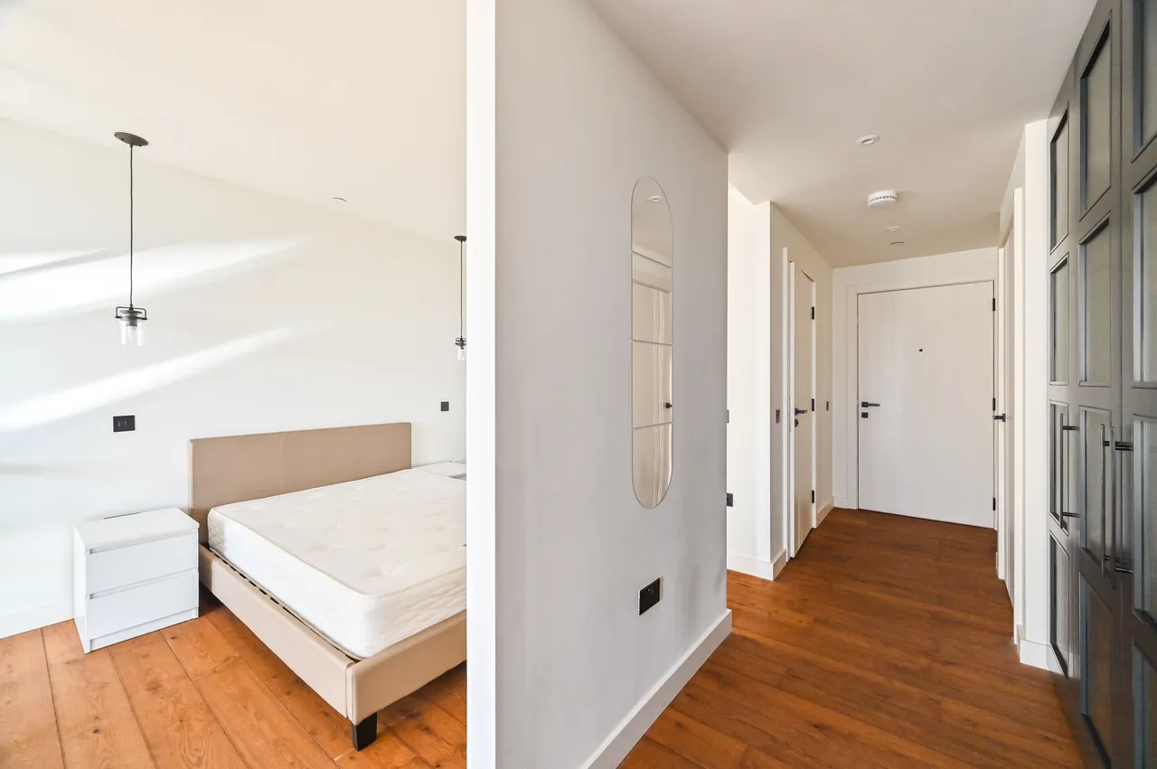 Flat 120, 1 Emery Way, LONDON, photo 8