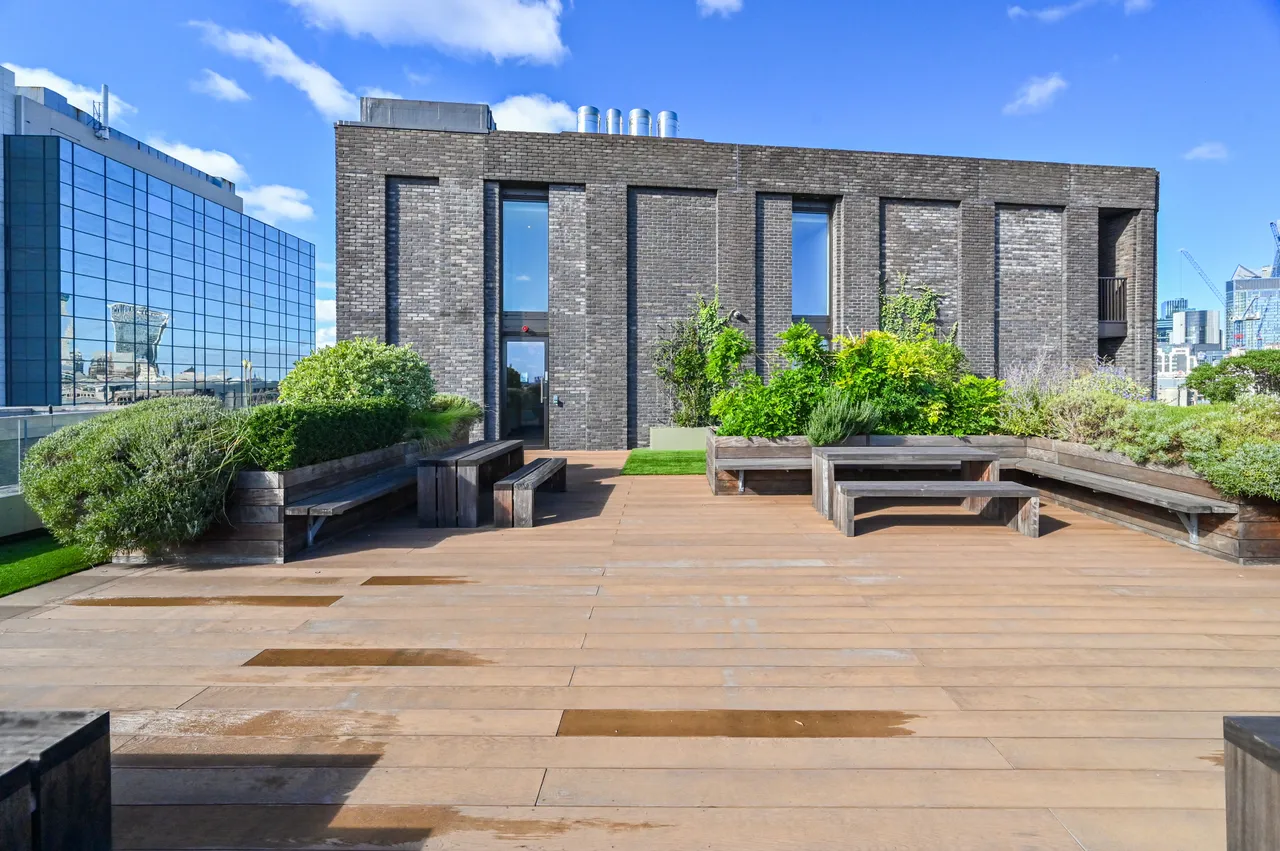 Flat 120, 1 Emery Way, LONDON, photo 12