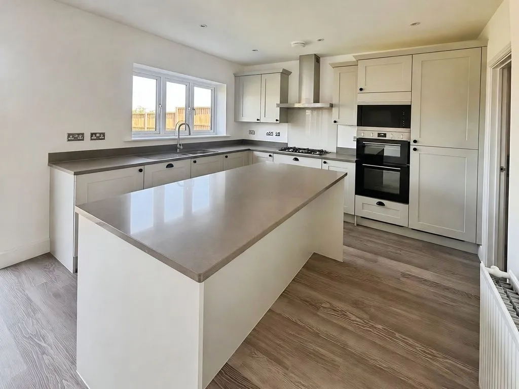 Main Road, Shuttington, B79, photo 4