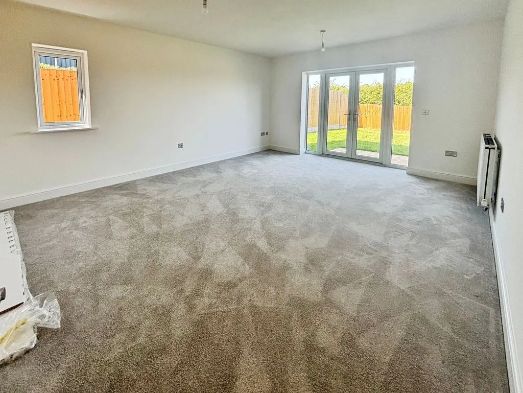 Main Road, Shuttington, B79, photo 3