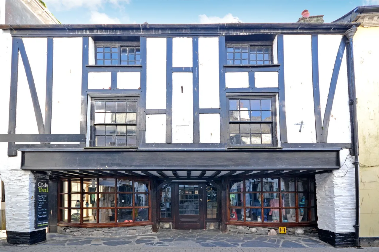 4 bed property for sale — Fore Street, East Looe, Looe, Cornwall, PL13