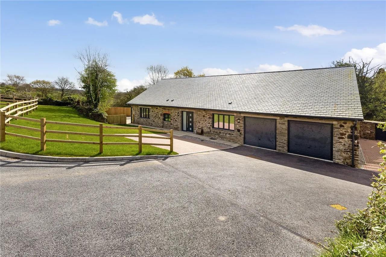 4 bed property for sale, Old Tannery Drive, South Molton, EX36