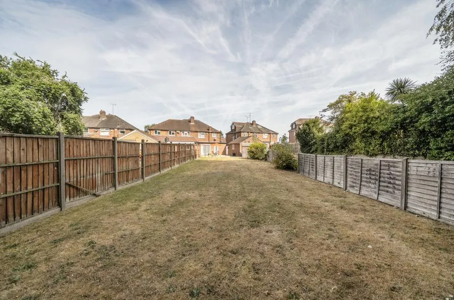 Chiltern Crescent, Earley, RG6, photo 13