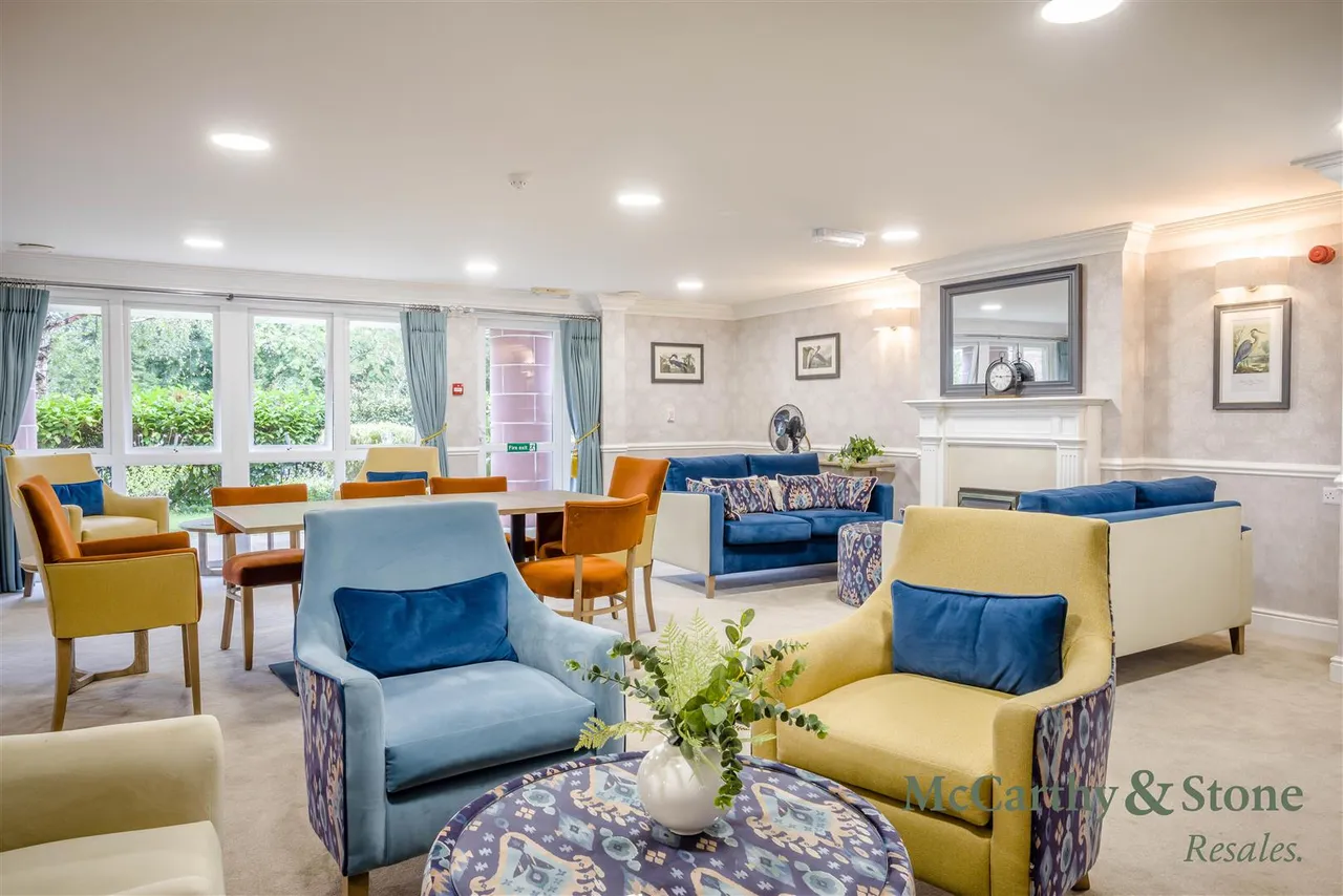 Chester Road, Little Sutton, CH66, photo 13