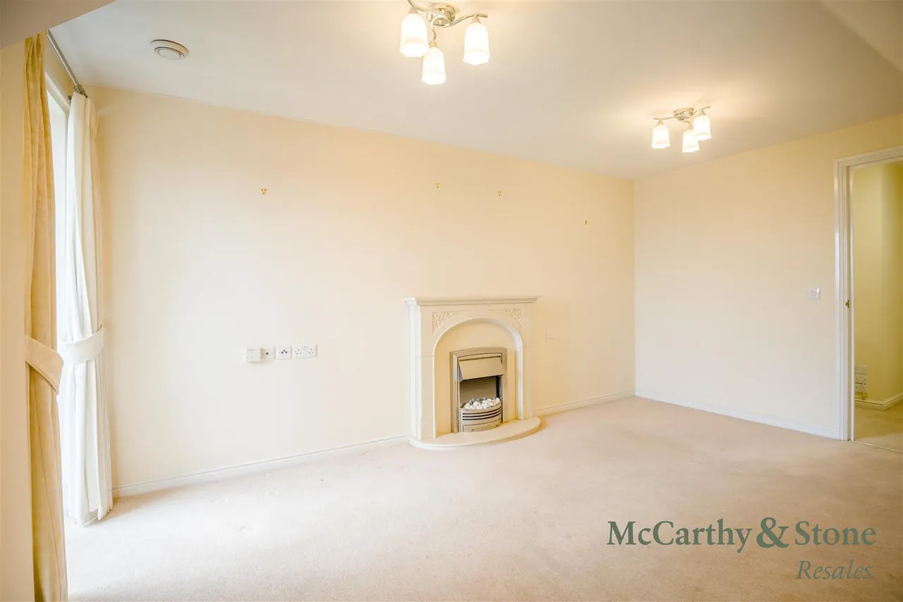 Chester Road, Little Sutton, CH66, photo 4