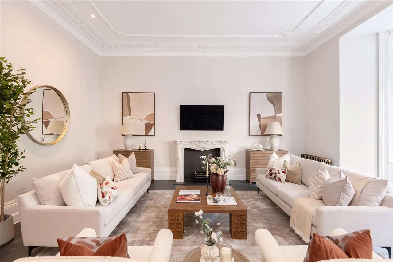 Redcliffe Square, London, SW10 9HQ, photo 2
