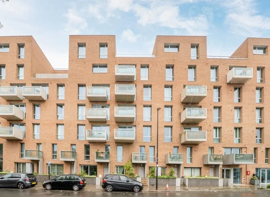 2 bed flat for sale — Devons Road, Bow, E3