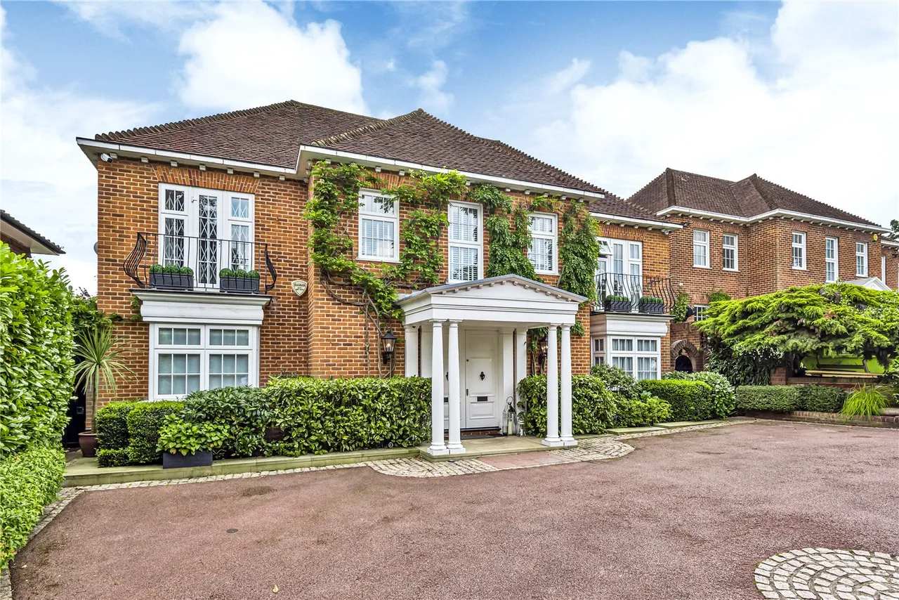 5 bed house for sale — Totteridge Lane, Totteridge, London, N20 8DX