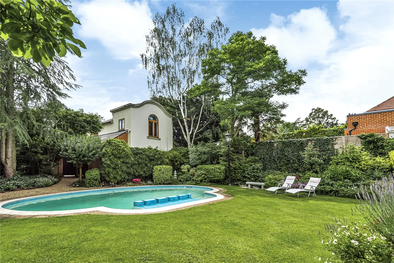 Totteridge Lane, Totteridge, London, N20 8DX, photo 2