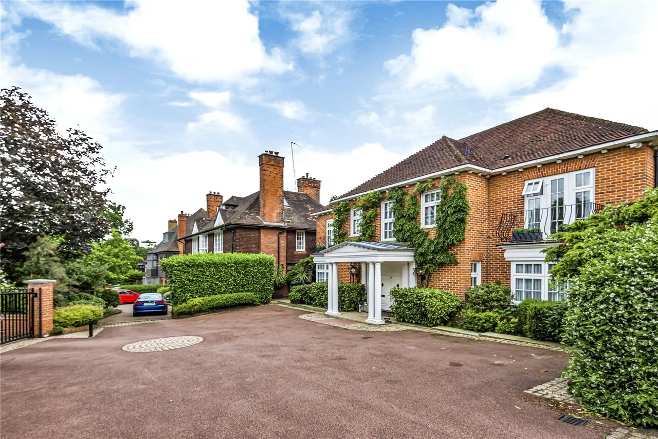 Totteridge Lane, Totteridge, London, N20 8DX, photo 47