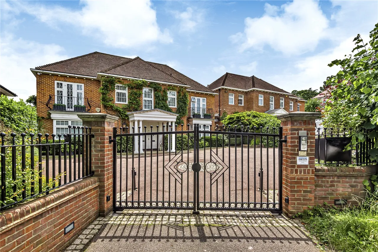 Totteridge Lane, Totteridge, London, N20 8DX, photo 3