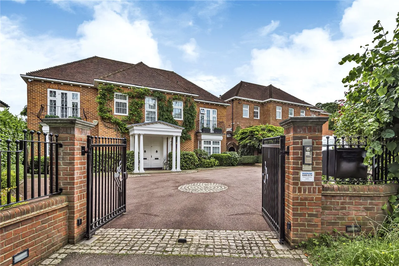 Totteridge Lane, Totteridge, London, N20 8DX, photo 48
