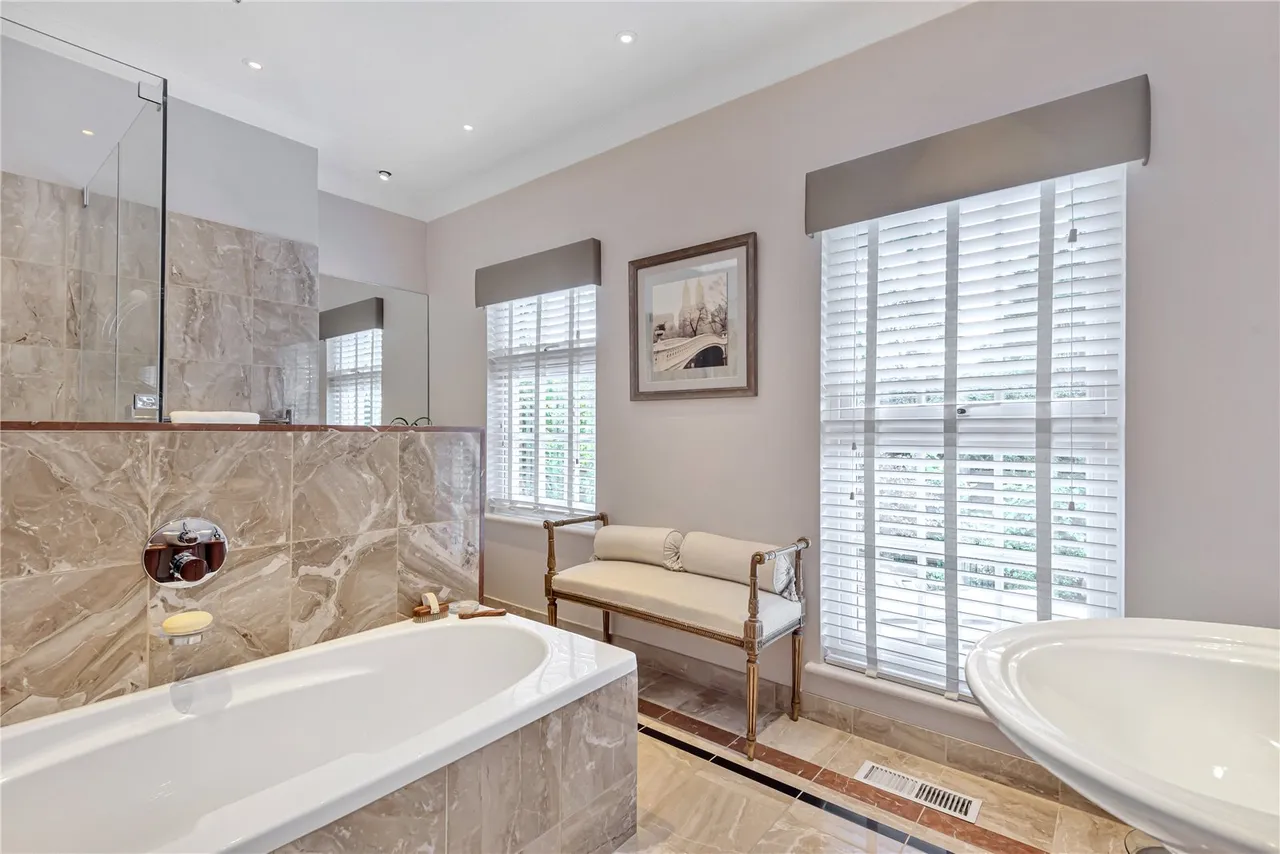 Totteridge Lane, Totteridge, London, N20 8DX, photo 26