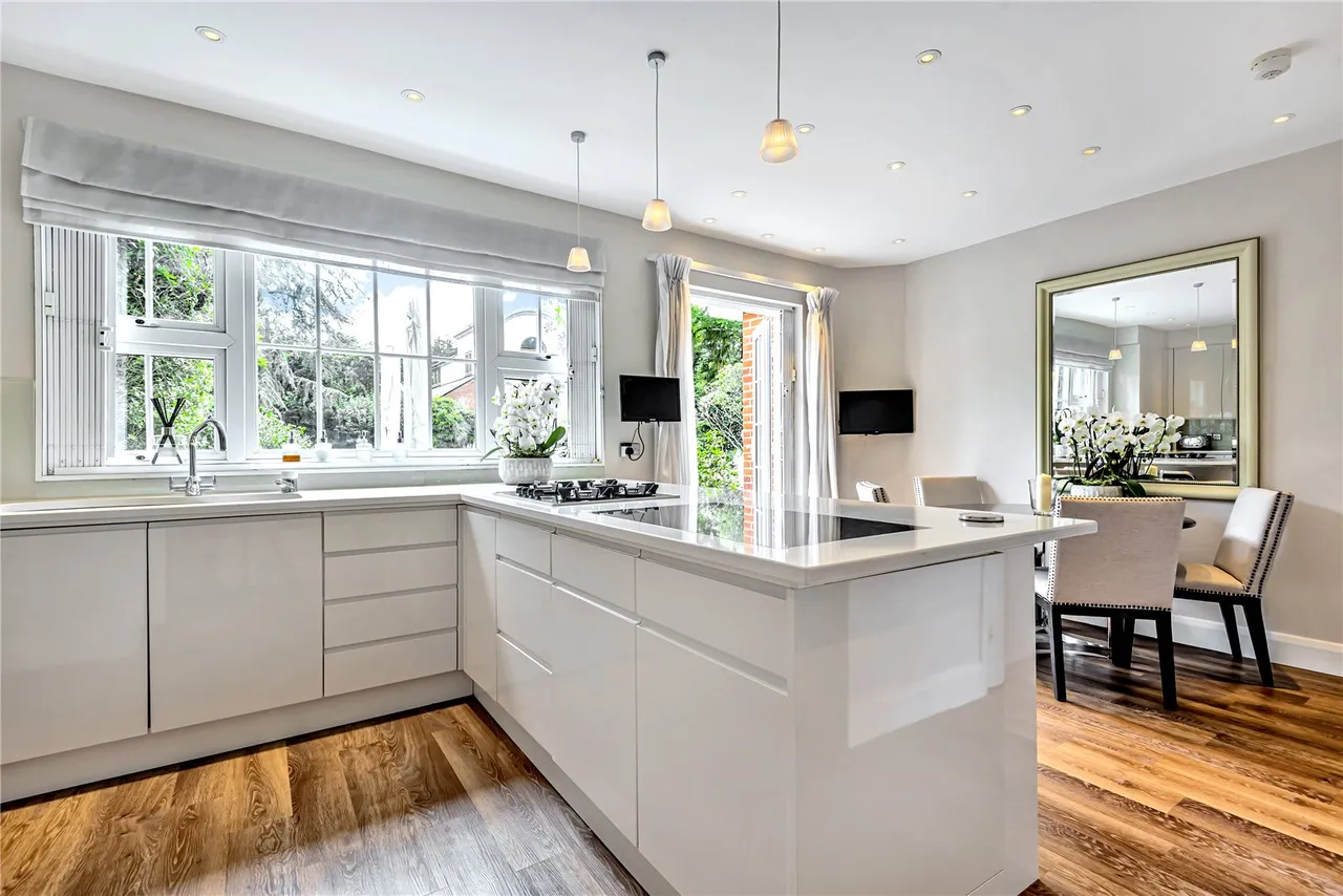 Totteridge Lane, Totteridge, London, N20 8DX, photo 13