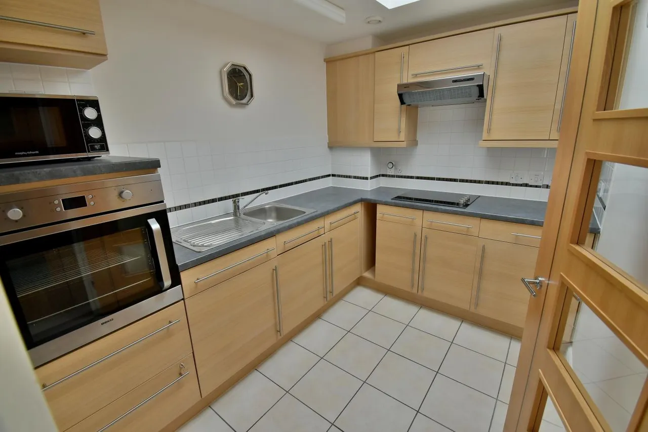 Ringwood Road, BH22, photo 3