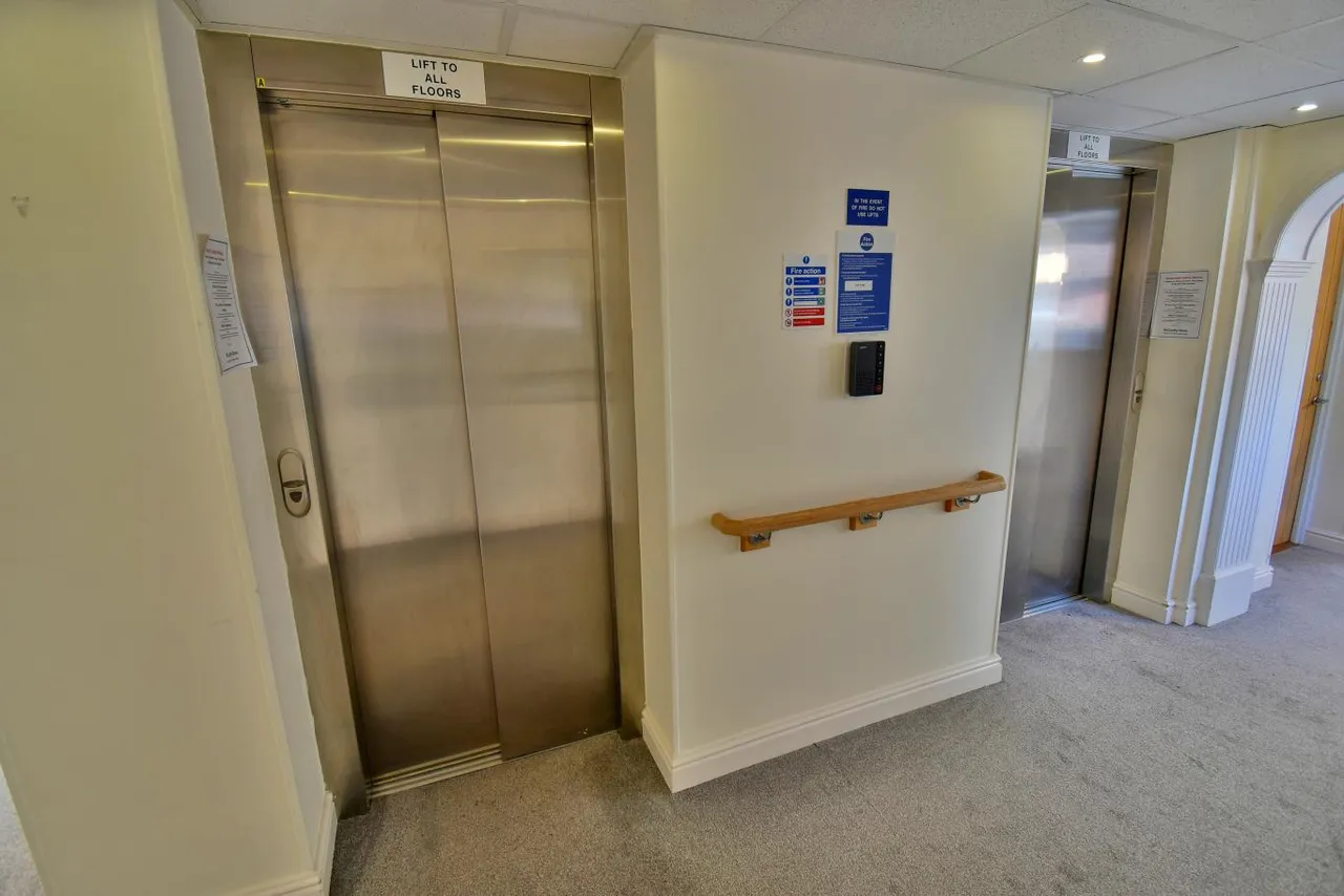Ringwood Road, BH22, photo 9