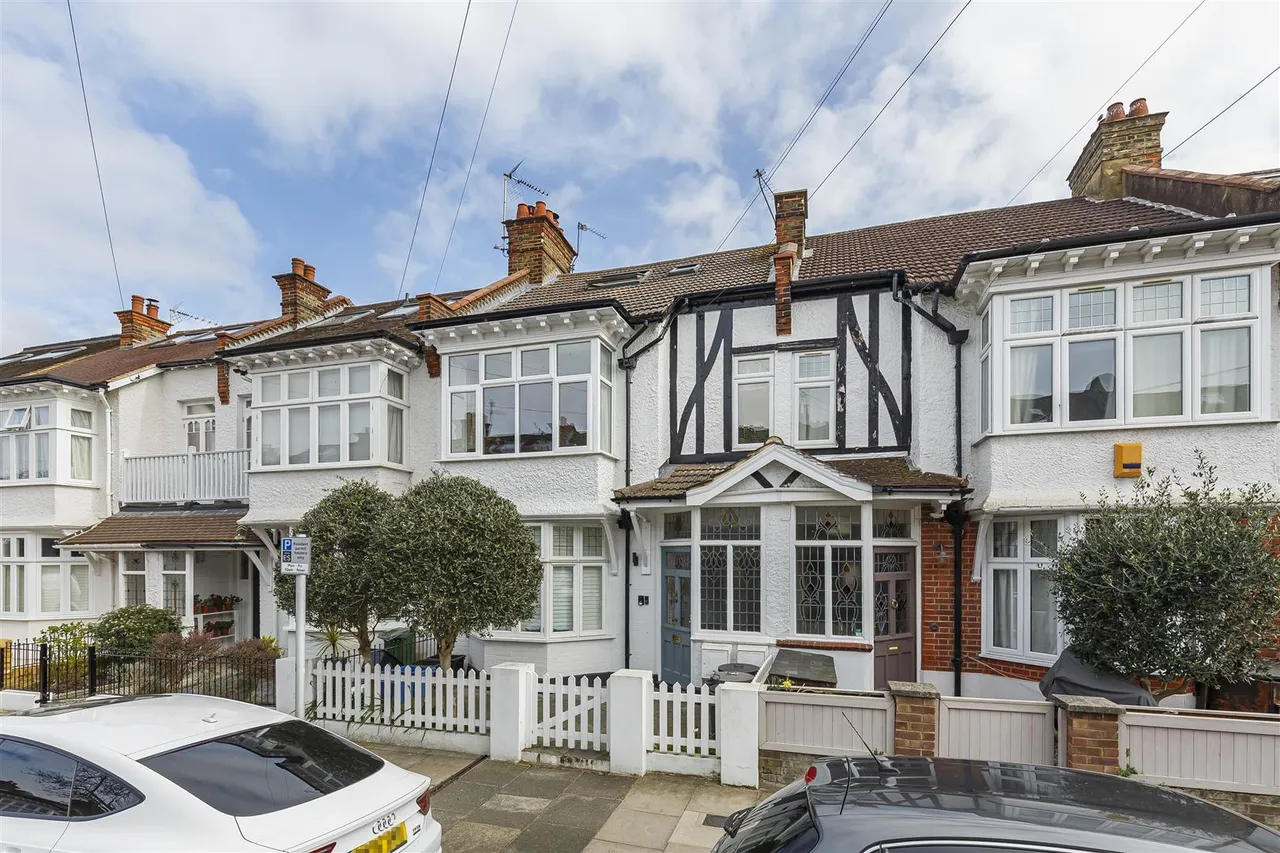 2 bed flat to rent, Portman Avenue, East Sheen, SW14