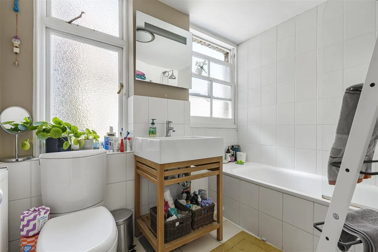 Portman Avenue, East Sheen, SW14, photo 5
