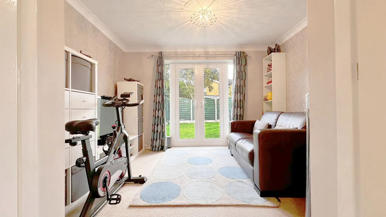 Knole Avenue, Stockport, photo 9