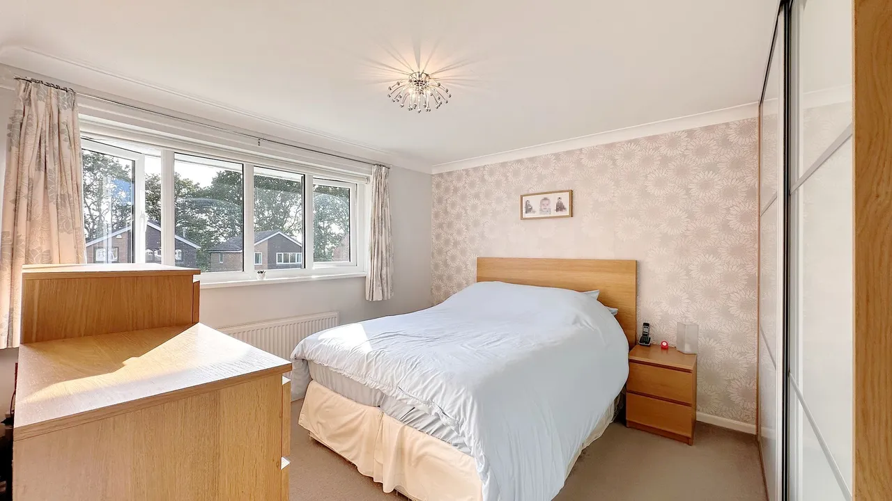Knole Avenue, Stockport, photo 13