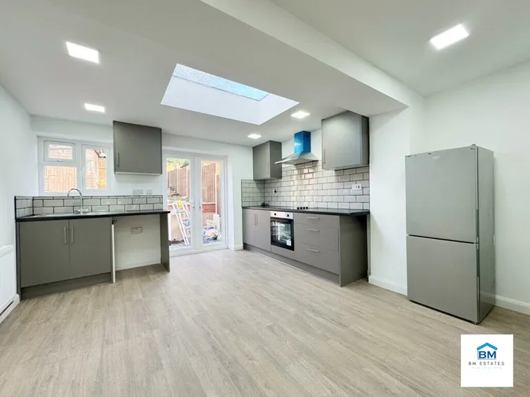 2 bed house to rent — Kinsdale Drive, Leicester, LE5 2PR