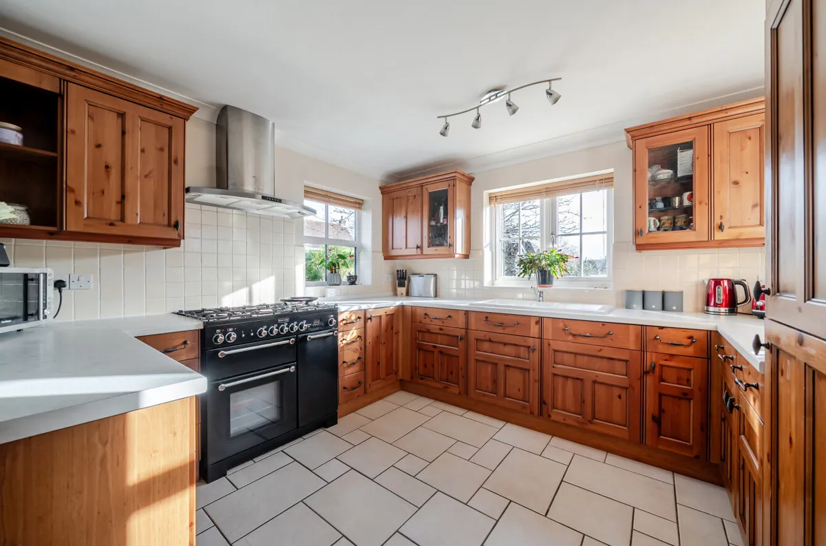 Storrington, RH20 4EF, photo 2