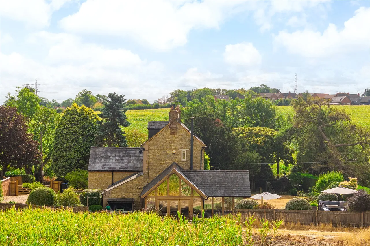 Tews End Lane, Paulerspury, NN12, photo 8