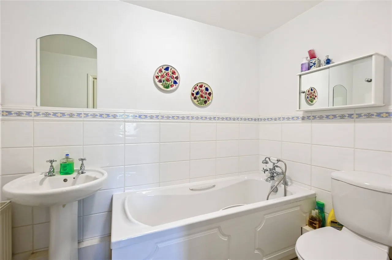 Salisbury Road, Farnborough, Hampshire, GU14 7AJ, photo 10