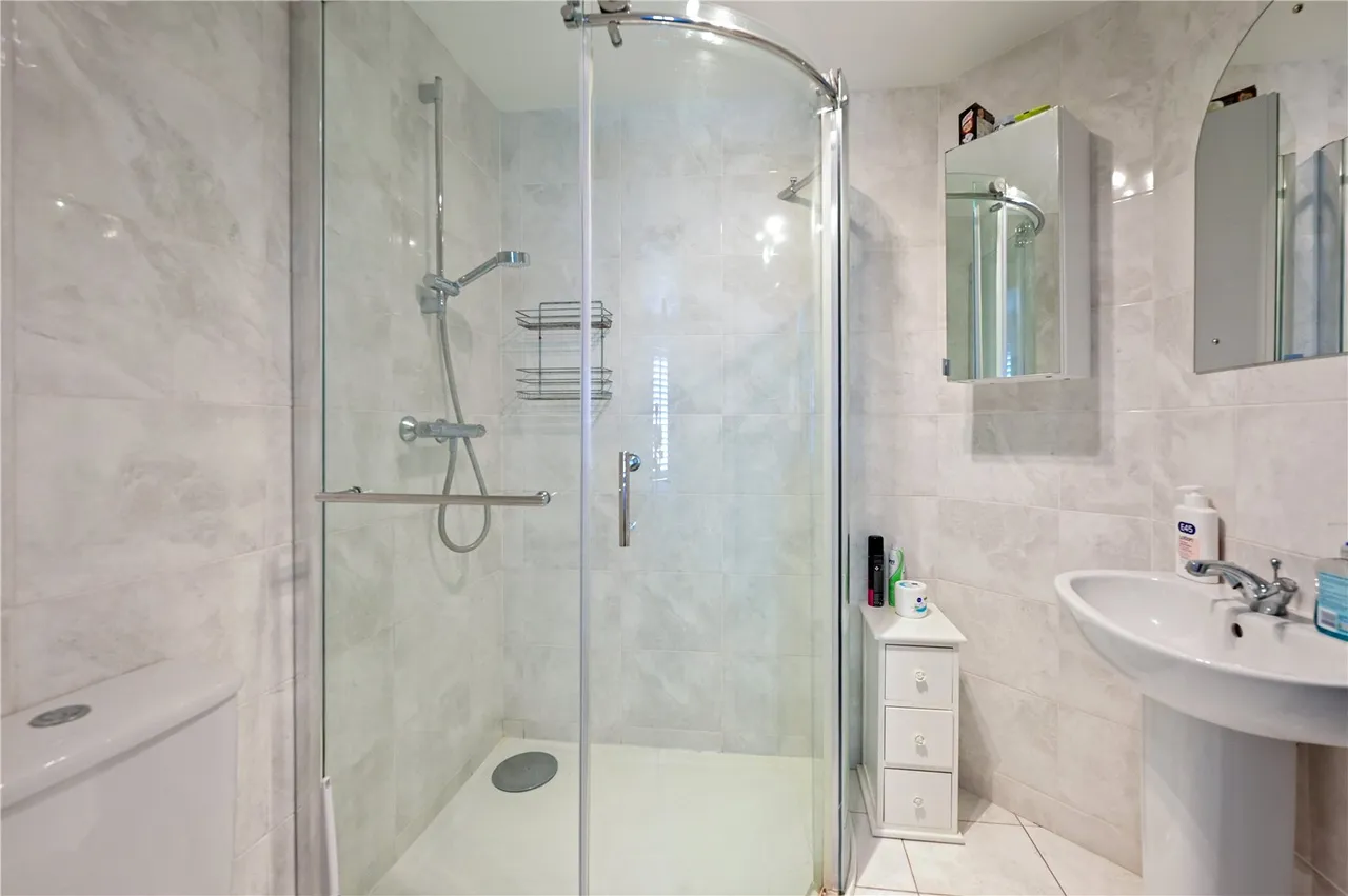 Salisbury Road, Farnborough, Hampshire, GU14 7AJ, photo 9