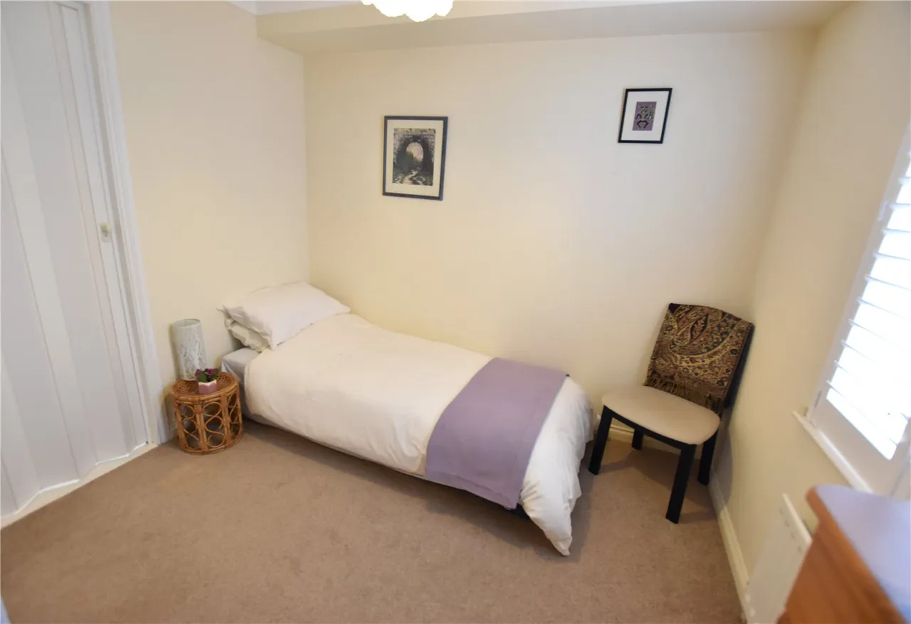 Salisbury Road, Farnborough, Hampshire, GU14 7AJ, photo 8