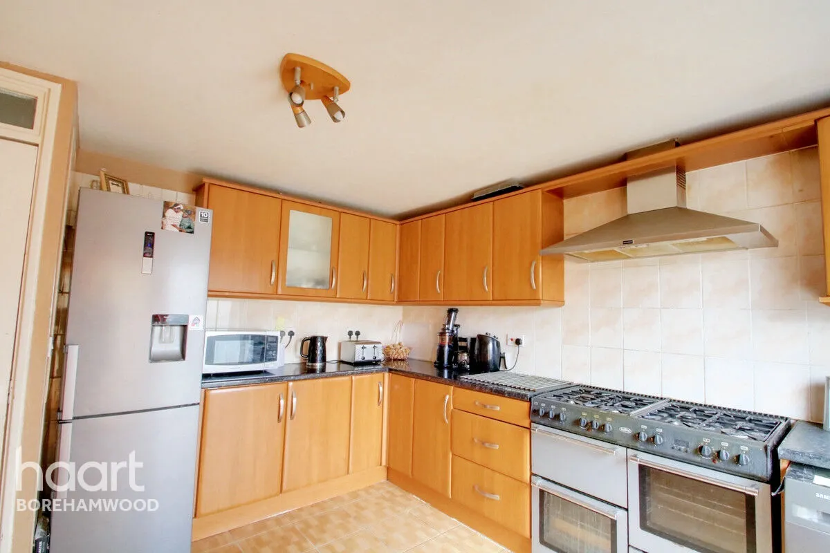 Stainer Road, Borehamwood, WD6, photo 2